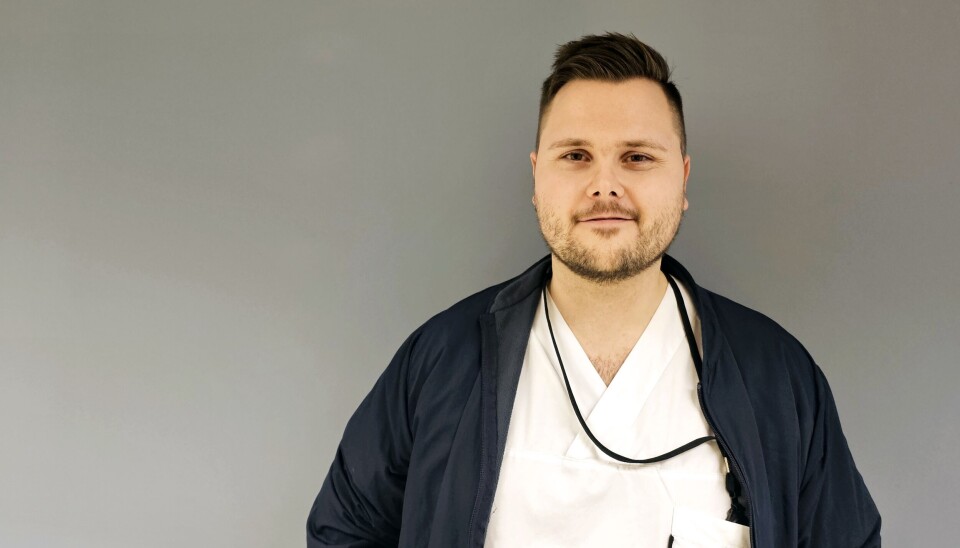 Fagradiograf Mikael Oseberg gleder seg over at de er i gang med å bruke den KI-baserte beslutningsstøtten på Ahus Nordbyhagen. Foto: Tone Rise