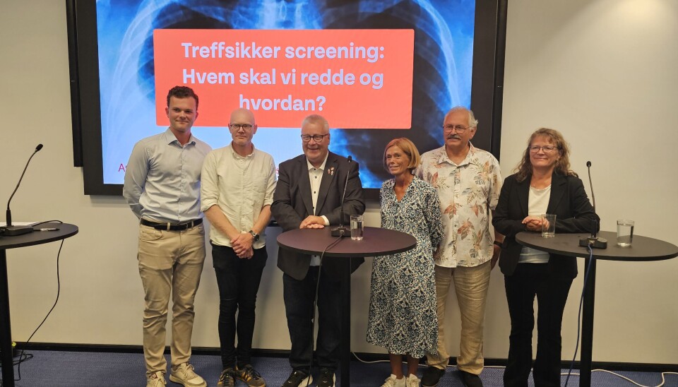 Fra venstre: Richard Apeland - Ordstyrer, Salto Advisers, Tord Finne Vedøy - Seniorforsker rusmidler og tobakk, Folkehelseinstituttet, Bård Hoksrud - Stortingsrepresentant og helsepolitisk talsperson, Fremskrittspartiet, Kari Grønås - Leder, Lungekreftforeningen, Oluf Dimitri Røe - Overlege i onkologi og professor, NTNU og Sykehuset Levanger og Åslaug Helland - Professor og forskningsleder Kreftklinikken.