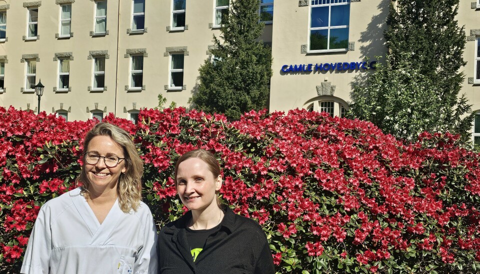 Stråleterapeutene Jannicke Nøkling Moi (t.v.) og Camilla Grindeland Boer forteller om en spennende og variert yrkesretning med mange muligheter. Og de forsikrer om at det er mye radiografi i hverdagen også for stråleterapeuter.